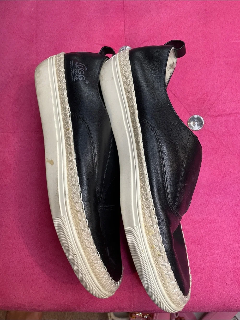 UGG Women's Black Leather Slip-On Espadrille Moccasinsi Size 8-8 1-2